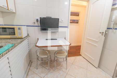 Apartamento à venda com 120m², 4 quartos e 2 vagas Apartamento à venda com 120m², 4 quartos e 2 vagasCozinha