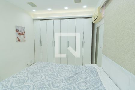 Apartamento à venda com 120m², 4 quartos e 2 vagas Apartamento à venda com 120m², 4 quartos e 2 vagasQuarto 3 - Suíte