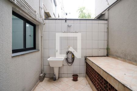 Apartamento para alugar com 123m², 3 quartos e 1 vagaÁrea de serviço e varanda