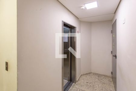 Apartamento à venda com 60m², 2 quartos e 1 vaga Apartamento à venda com 60m², 2 quartos e 1 vagaHall de entrada