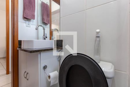 Apartamento à venda com 60m², 2 quartos e 1 vaga Apartamento à venda com 60m², 2 quartos e 1 vagaBanheiro