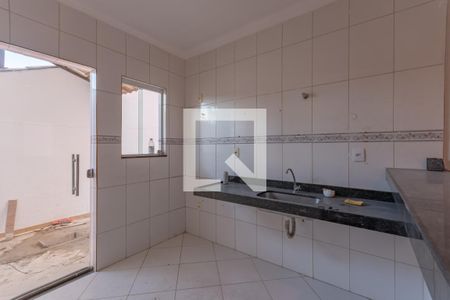 Cozinha de casa de condomínio para alugar com 2 quartos, 70m² em Santa Mônica, Belo Horizonte