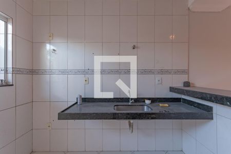 Cozinha de casa de condomínio para alugar com 2 quartos, 70m² em Santa Mônica, Belo Horizonte
