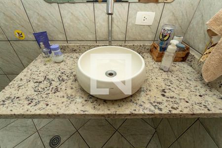 Casa à venda com 120m², 2 quartos e 2 vagas Casa à venda com 120m², 2 quartos e 2 vagasBanheiro