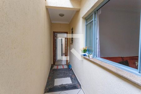 Casa à venda com 120m², 2 quartos e 2 vagas Casa à venda com 120m², 2 quartos e 2 vagasCorredor externo