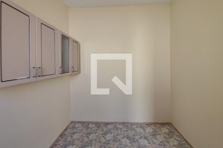Casa à venda com 300m², 4 quartos e 2 vagas Casa à venda com 300m², 4 quartos e 2 vagasEdícula - Quarto
