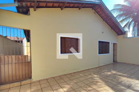 Casa à venda com 300m², 4 quartos e 2 vagas Casa à venda com 300m², 4 quartos e 2 vagasQuintal - Garagem