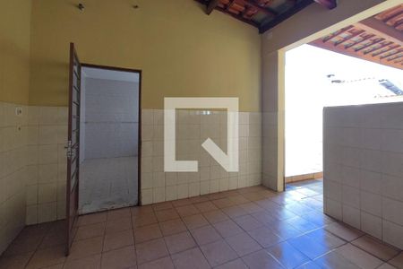 Casa à venda com 300m², 4 quartos e 2 vagas Casa à venda com 300m², 4 quartos e 2 vagasÁrea de Serviço