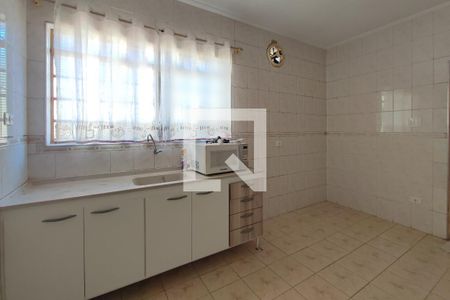 Casa à venda com 300m², 4 quartos e 2 vagas Casa à venda com 300m², 4 quartos e 2 vagasCozinha