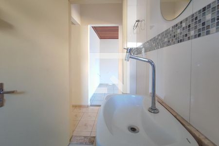 Casa à venda com 300m², 4 quartos e 2 vagas Casa à venda com 300m², 4 quartos e 2 vagasBanheiro