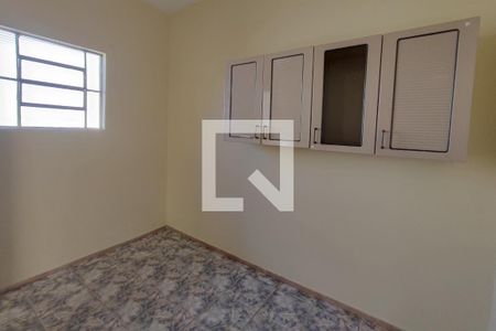 Casa à venda com 300m², 4 quartos e 2 vagas Casa à venda com 300m², 4 quartos e 2 vagasEdícula - Quarto