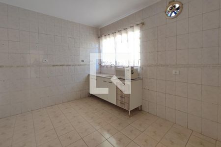 Casa à venda com 300m², 4 quartos e 2 vagas Casa à venda com 300m², 4 quartos e 2 vagasCozinha