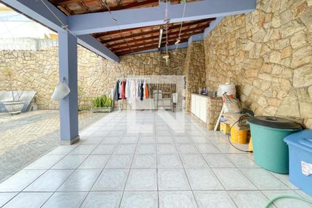 Casa à venda com 429m², 4 quartos e 6 vagasÁrea - Churrasqueira