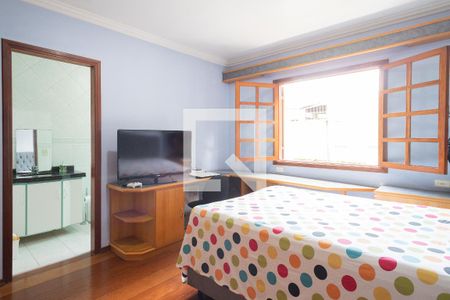 Casa à venda com 429m², 4 quartos e 6 vagasSuíte 2