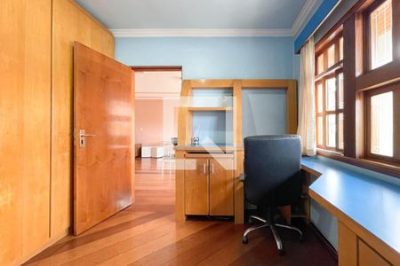 Casa à venda com 429m², 4 quartos e 6 vagasQuarto