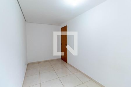 Quarto 1 de apartamento para alugar com 2 quartos, 42m² em Vila Granada, São Paulo