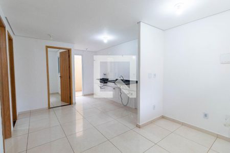 Sala/Cozinha de apartamento para alugar com 2 quartos, 42m² em Vila Granada, São Paulo