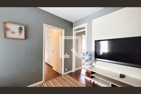 Apartamento à venda com 134m², 3 quartos e 2 vagas Apartamento à venda com 134m², 3 quartos e 2 vagasSala de TV