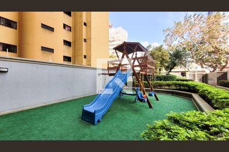 Apartamento à venda com 134m², 3 quartos e 2 vagas Apartamento à venda com 134m², 3 quartos e 2 vagasÁrea comum - Playground
