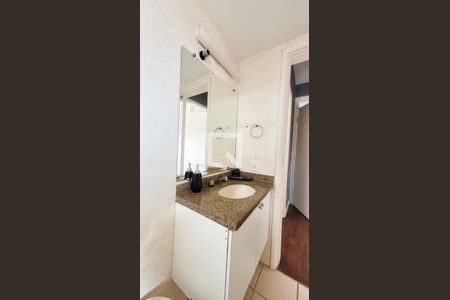 Apartamento à venda com 134m², 3 quartos e 2 vagas Apartamento à venda com 134m², 3 quartos e 2 vagasBanheiro da Suites
