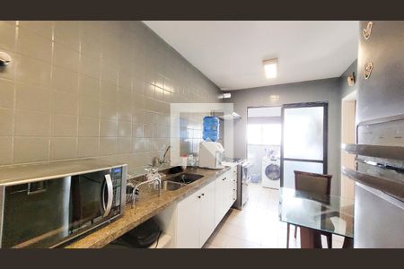 Apartamento à venda com 134m², 3 quartos e 2 vagas Apartamento à venda com 134m², 3 quartos e 2 vagasCozinha