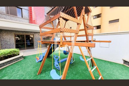 Apartamento à venda com 134m², 3 quartos e 2 vagas Apartamento à venda com 134m², 3 quartos e 2 vagasÁrea comum - Playground