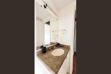 Apartamento à venda com 134m², 3 quartos e 2 vagas Apartamento à venda com 134m², 3 quartos e 2 vagasBanheiro da Suites