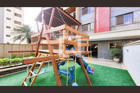 Apartamento à venda com 134m², 3 quartos e 2 vagas Apartamento à venda com 134m², 3 quartos e 2 vagasÁrea comum - Playground