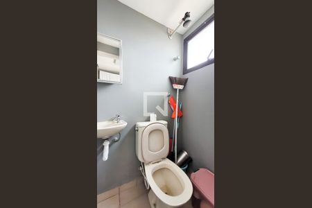 Apartamento à venda com 134m², 3 quartos e 2 vagas Apartamento à venda com 134m², 3 quartos e 2 vagasBanheiro de serviço