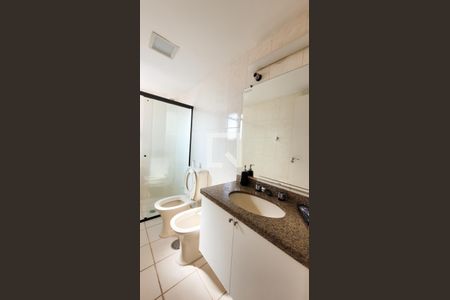 Apartamento à venda com 134m², 3 quartos e 2 vagas Apartamento à venda com 134m², 3 quartos e 2 vagasBanheiro da Suites