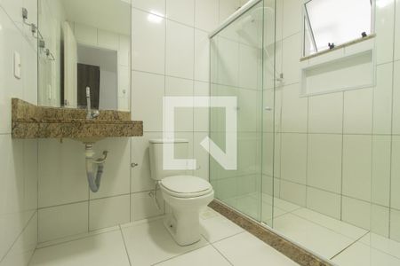 Casa de condomínio para alugar com 200m², 3 quartos e 1 vaga Casa de condomínio para alugar com 200m², 3 quartos e 1 vagaDetalhe do Banheiro da Suíte