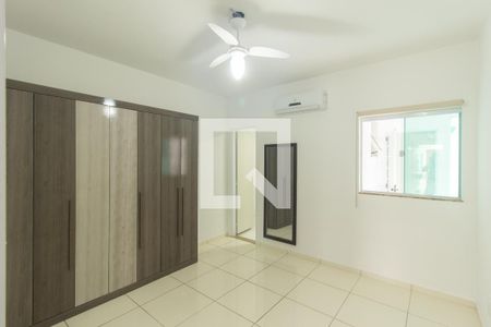 Suíte de casa de condomínio para alugar com 3 quartos, 200m² em Campo Grande, Rio de Janeiro