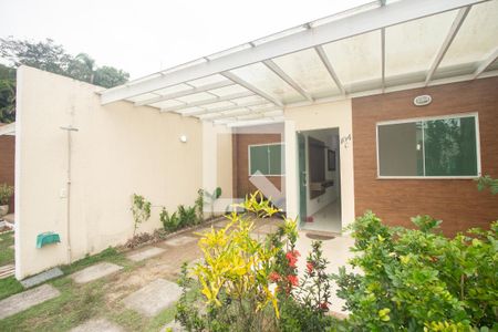 Casa de condomínio para alugar com 200m², 3 quartos e 1 vaga Casa de condomínio para alugar com 200m², 3 quartos e 1 vagaFachada