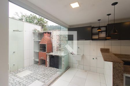 Casa de condomínio para alugar com 200m², 3 quartos e 1 vaga Casa de condomínio para alugar com 200m², 3 quartos e 1 vagaÁrea de Serviço