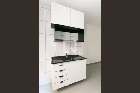 Cozinha de apartamento para alugar com 1 quarto, 28m² em Penha de França, São Paulo