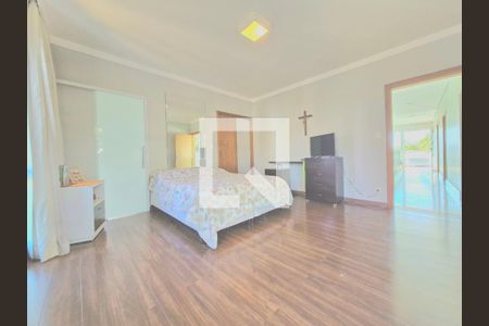 Casa à venda com 343m², 4 quartos e 2 vagas Casa à venda com 343m², 4 quartos e 2 vagasSuíte 4