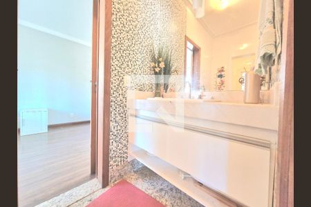 Casa à venda com 343m², 4 quartos e 2 vagas Casa à venda com 343m², 4 quartos e 2 vagasBanheiro da semi Suíte 2 e 3