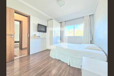 Casa à venda com 343m², 4 quartos e 2 vagas Casa à venda com 343m², 4 quartos e 2 vagasSemi suíte 3