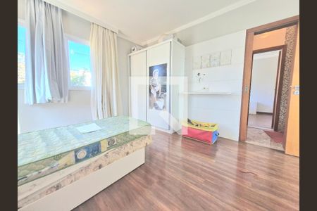 Casa à venda com 343m², 4 quartos e 2 vagas Casa à venda com 343m², 4 quartos e 2 vagasSemi suíte 2