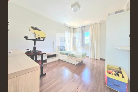 Casa à venda com 343m², 4 quartos e 2 vagas Casa à venda com 343m², 4 quartos e 2 vagasSemi suíte 2