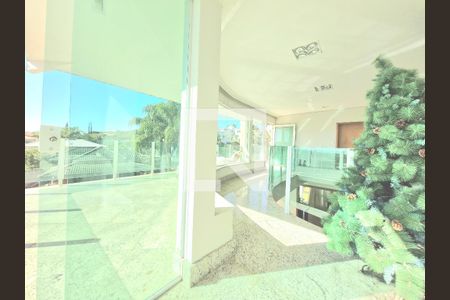 Casa à venda com 343m², 4 quartos e 2 vagas Casa à venda com 343m², 4 quartos e 2 vagasÁrea comum