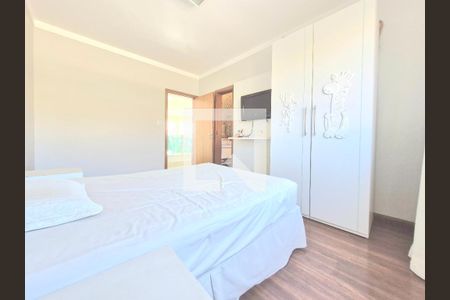 Casa à venda com 343m², 4 quartos e 2 vagas Casa à venda com 343m², 4 quartos e 2 vagasSemi suíte 3