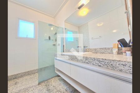 Casa à venda com 343m², 4 quartos e 2 vagas Casa à venda com 343m², 4 quartos e 2 vagasBanheiro da Suíte 4