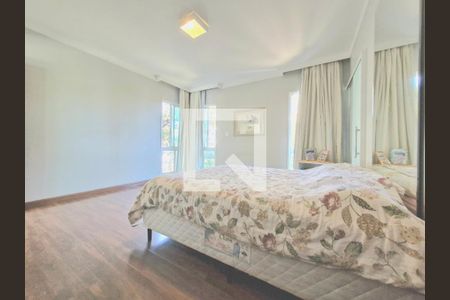 Casa à venda com 343m², 4 quartos e 2 vagas Casa à venda com 343m², 4 quartos e 2 vagasSuíte 4