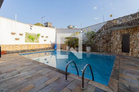 Casa à venda com 295m², 4 quartos e 4 vagasPiscina 