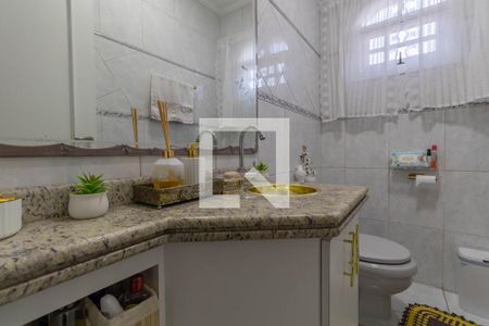 Casa à venda com 295m², 4 quartos e 4 vagasBanheiro 