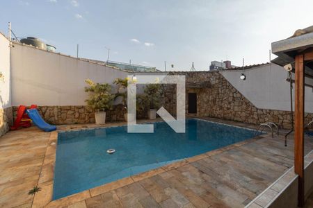 Casa à venda com 295m², 4 quartos e 4 vagasPiscina 