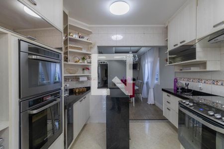 Casa à venda com 295m², 4 quartos e 4 vagasCozinha 
