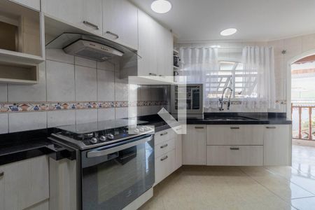 Casa à venda com 295m², 4 quartos e 4 vagasCozinha 