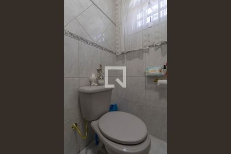 Casa à venda com 295m², 4 quartos e 4 vagasBanheiro 